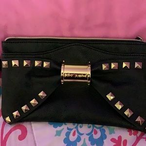 Great condition front & back pockets, and inside